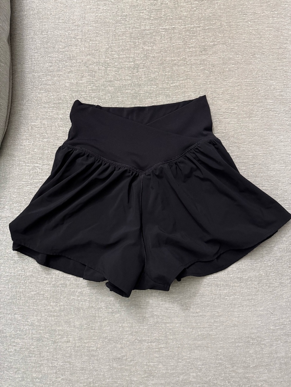 Offline XS High-Rise Black Athletic Flowy Shorts with Crossover Waistband